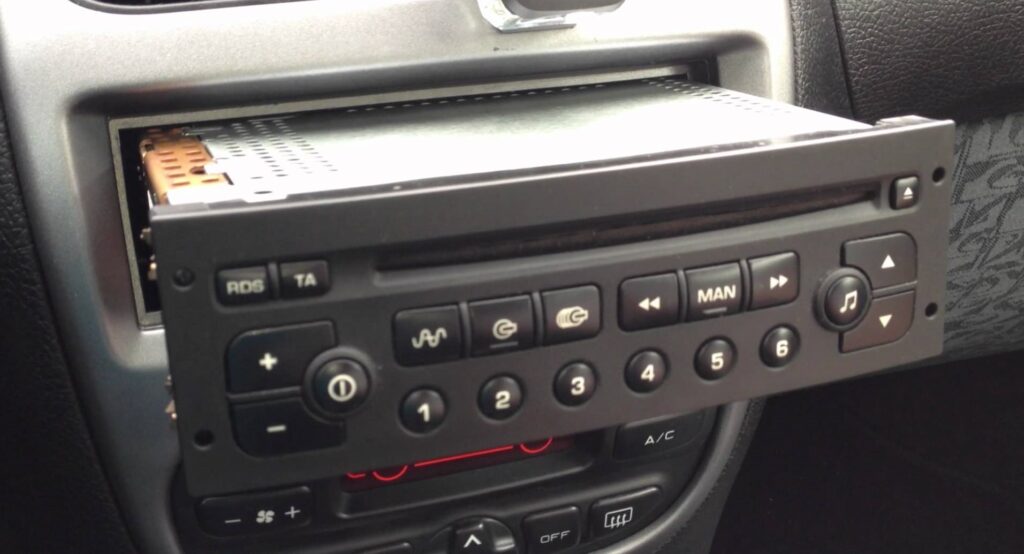 Código de radio Peugeot 206