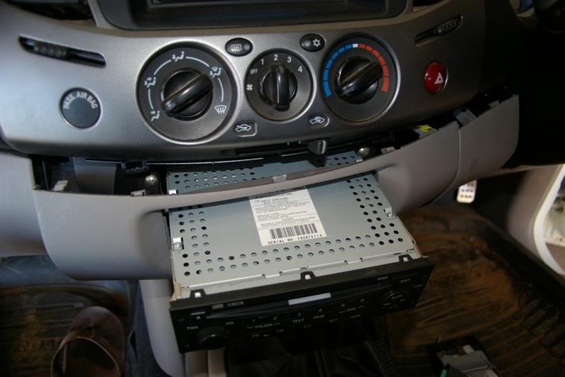 Radio Mitsubishi Tritón